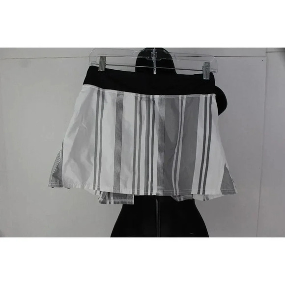 ladies lululemon skort no size believe to be XS - Picture 3 of 8